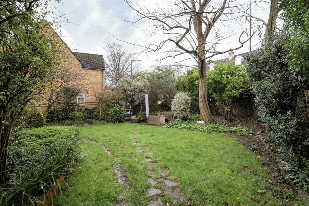 Property photo 11