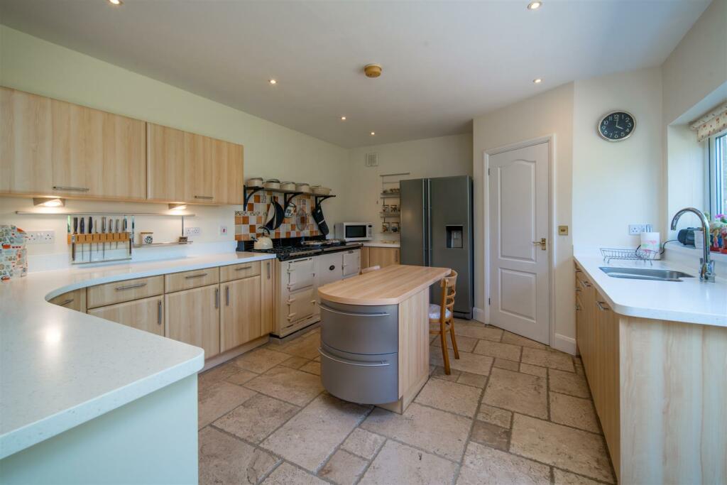 Property photo 35