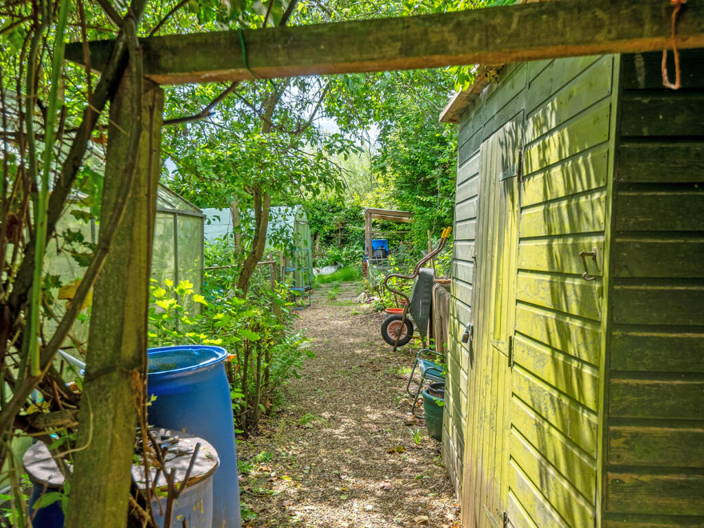 Property photo 31