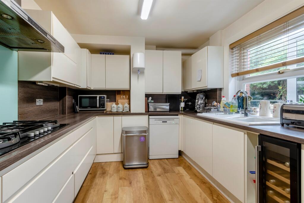 Property photo 28