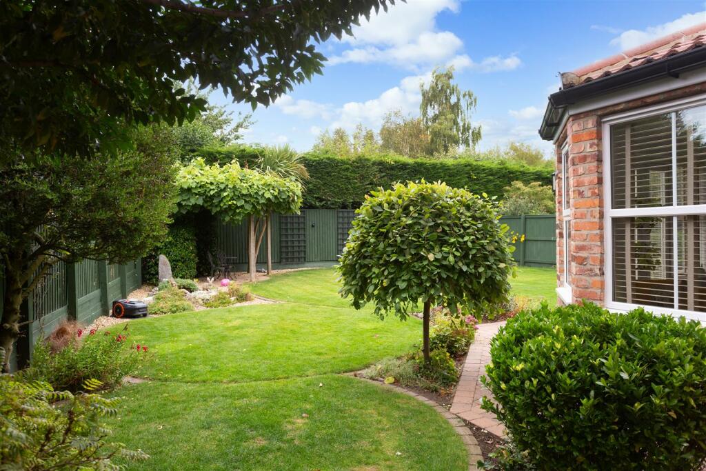 Property photo 28