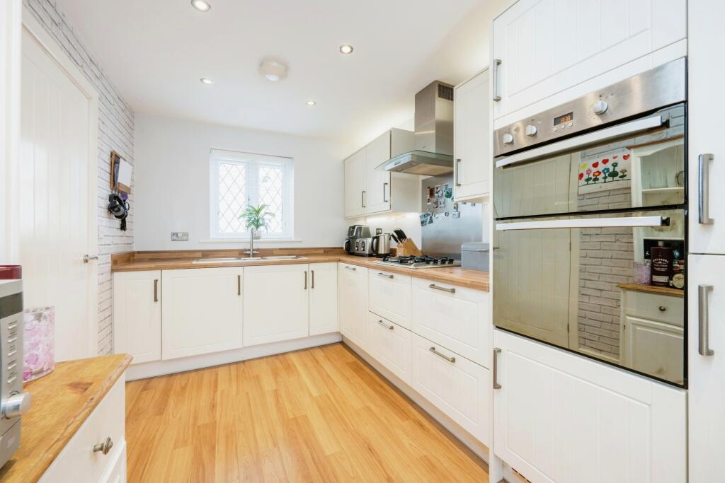 Property photo 28