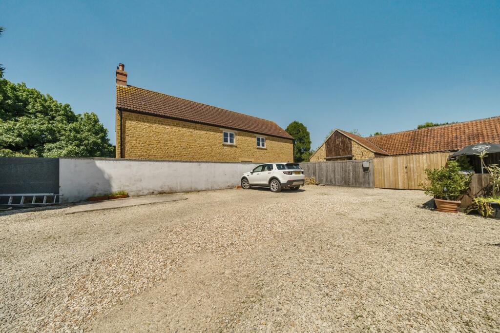 Property photo 37