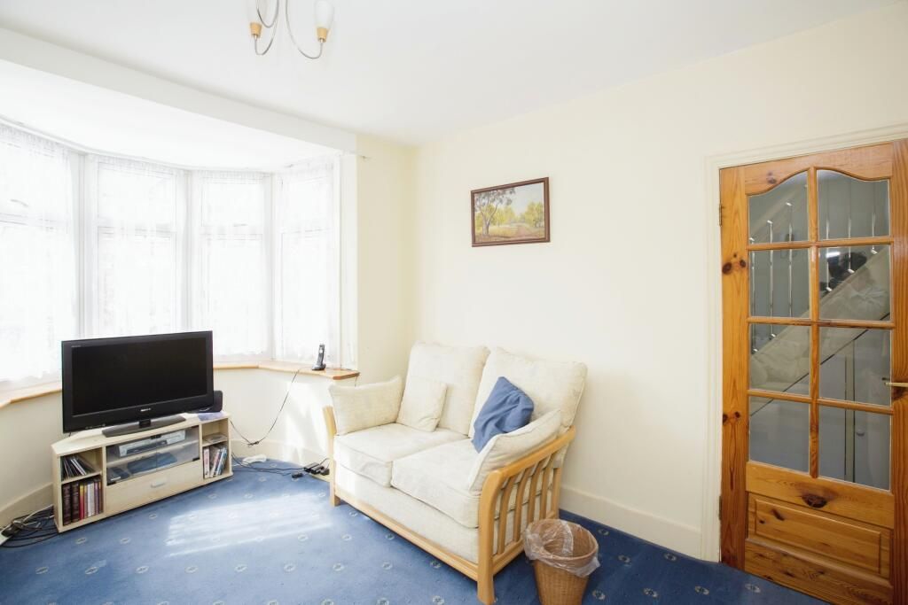 3 Bedroom Terraced for sale in Barking, Movers Lane PropertyHeads