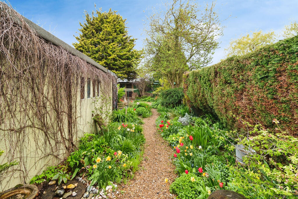 Property photo 33